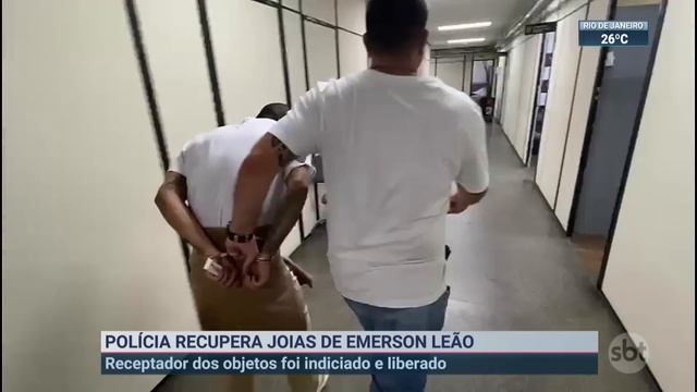 Polícia recupera joias do ex-jogador e treinador Emerson Leão | SBT Brasil (22/03/23) смотреть онлайн