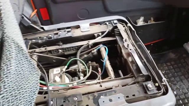 Разобрал сиденье Камаз! Устроняю скрип или?писк )))