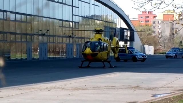 Berlin Max-Schmeling-Halle helicopter start/Nokia 808 смотреть онлайн