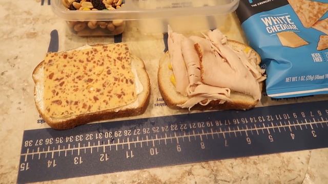 What's for Lunch? | Using Variety Fun Box | The One Where Will Scares Me смотреть онлайн