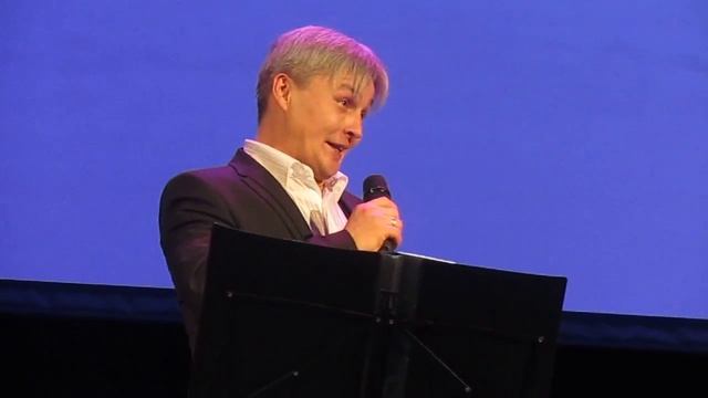 "Королева". Стихи Есенина. Поет Сергей Зыков. смотреть онлайн