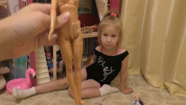 Барби Безграничные движения Гимнастка смотреть онлайн