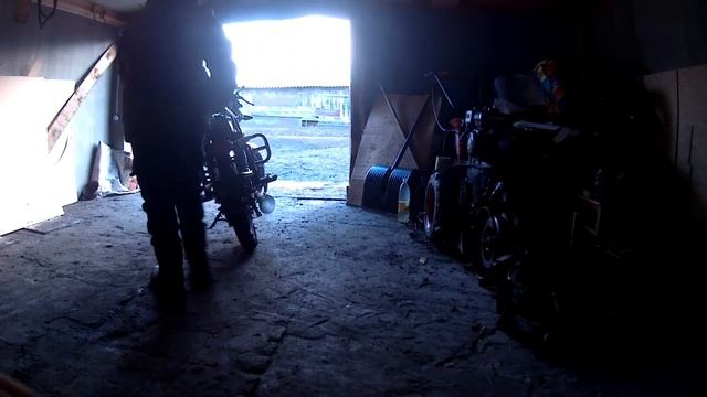 начало мото сезона. Завёл альфу после 4 месяцев простоя. смотреть онлайн