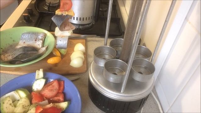 141. Шашлычки из рыбы с овощами в электрошашлычнице смотреть онлайн