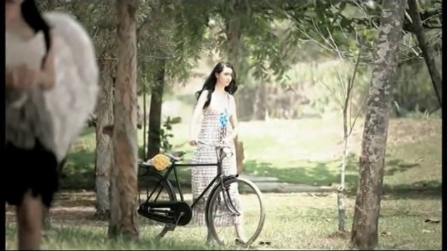 D'String "Cinta Ini Butuh Kamu" Official MV смотреть онлайн