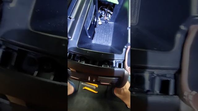 BMW X5 (F15) | Центральная консоль | Как снять?