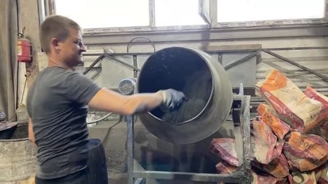 Обучение технологии Мрамор из бетона специалистов из Хадыженска. Заливка на зачет смотреть онлайн