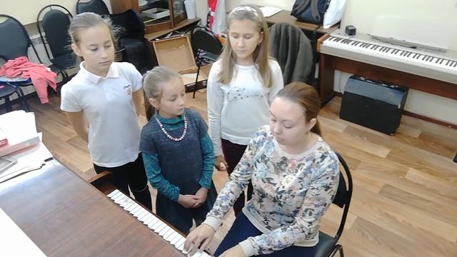 Постановка голоса. Распевка на "закрытый рот", звук "м". Мычание. смотреть онлайн