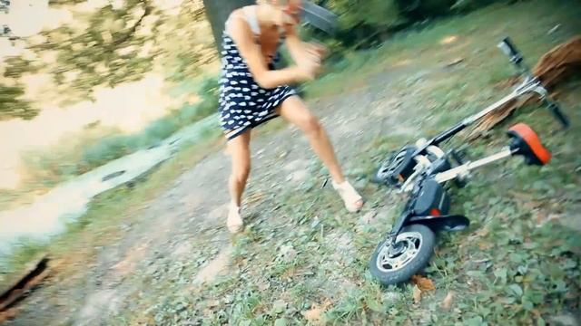 Суровый краш-тест электровелосипеда. За что его утопили и переехали на машине? смотреть онлайн