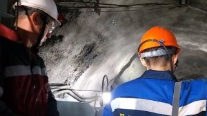 Спуск в шахту Гайского ГОКа на глубину 1075 м