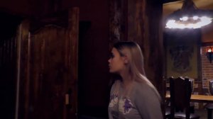 СТРАШНАЯ КУКЛА ЧАКИ Управляет ЗАМКОМ И НАМИ! Кто ещё здесь есть? ПРИЗРАК ИЛИ КУКЛА? Жуткая Ночь!