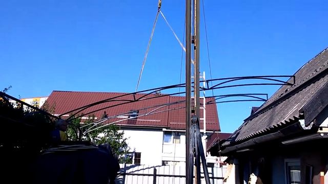 монтаж навеса из гидрокарбоната на готовые фермы от компании "Пластикат Хаус". часть вторая. смотреть онлайн