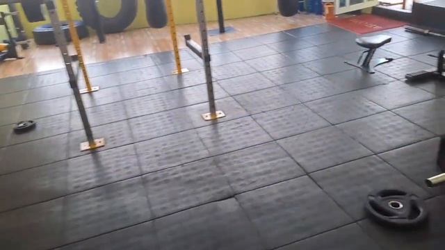 Тренажерный зал в Дзуонг Донге, остров Фукуок смотреть онлайн