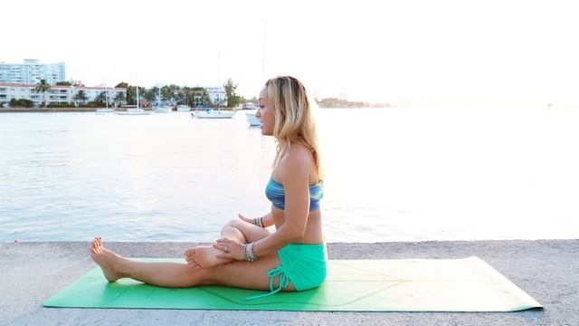 Advanced Yoga Week Three: Hip Openers and Leg Behind the Head with Kino смотреть онлайн