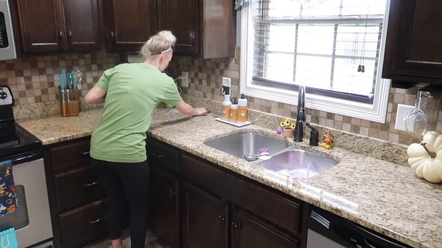 Weekend Cleaning Routine//CLEANING MOTIVATION//How I Clean My Hardwood Floors