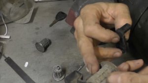 Renault Symbol замена личинок замка двери и багажника с AliExpress