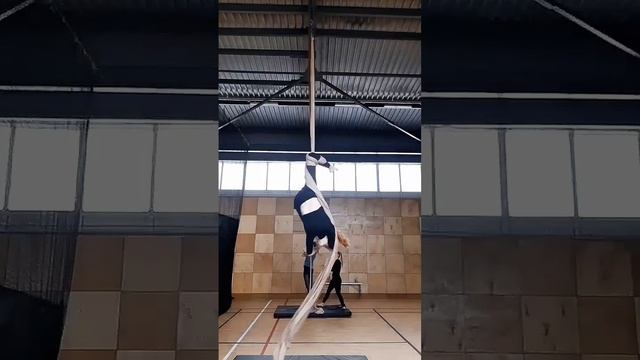 воздушная гимнастика, полотна смотреть онлайн