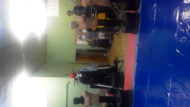 Прыжок в высоту через препятствие смотреть онлайн