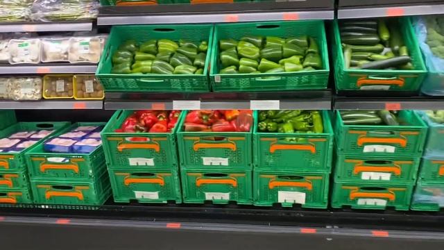 Встретились с подругой после школы и поехали за продуктами. Обзор цен. Кофе в Меркадоне смотреть онлайн