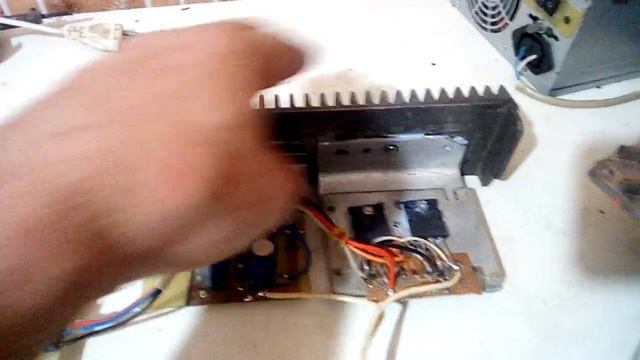 Как сделать мощный усилитель звука на TDA 7294 и транзисторах 2SC 5200, 2SA 1943 своими руками.