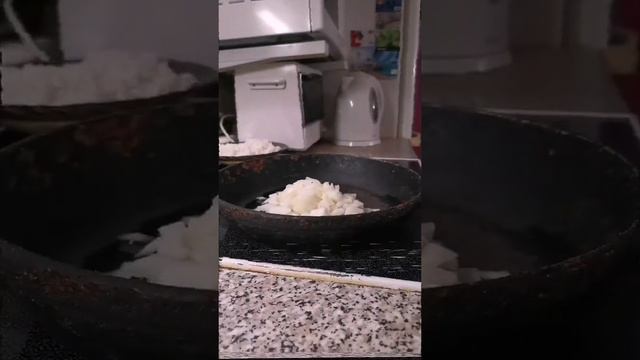 Печень с рисом в сковороде, пробуем, комментируем, вкусно просто смотреть онлайн