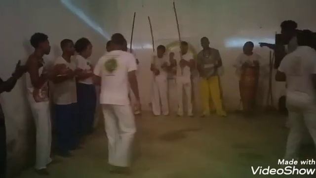 Agô capoeira partipando roda do grupo sennavox Brasil gás salvador смотреть онлайн