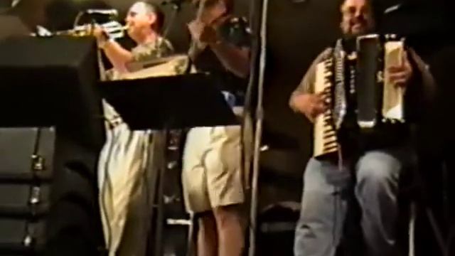 Polkamotion 2002 All Star Band - Hello Trouble смотреть онлайн