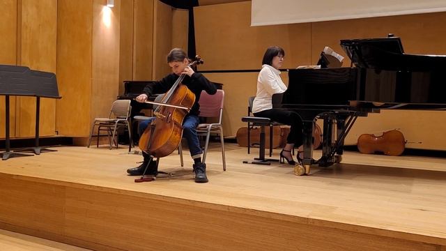Noam Sharony (age 10 y/o) playing cello sonata by Romberg (chapter 1) смотреть онлайн