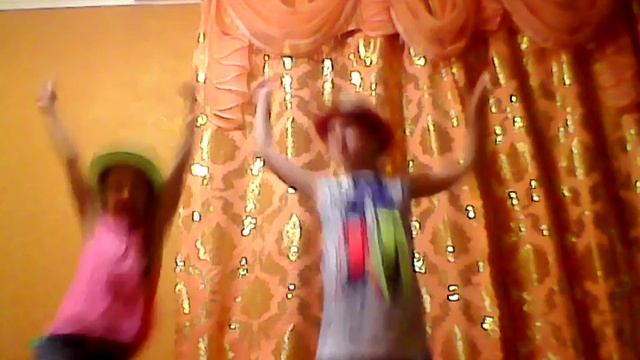 Танцы с нами #1 смотреть онлайн