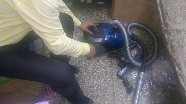 Philips Vacuum cleaner Power Go 2000 WATT WITH HIGH POWER смотреть онлайн