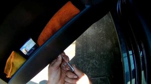 Volkswagen Polo, 2008 КАК СНЯТЬ ОБИВКУ ВОДИТЕЛЬСКОЙ ДВЕРИ