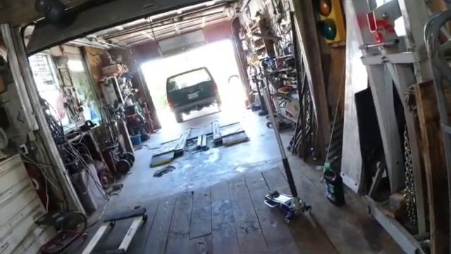 Moving the Mid Rise Auto Lift смотреть онлайн