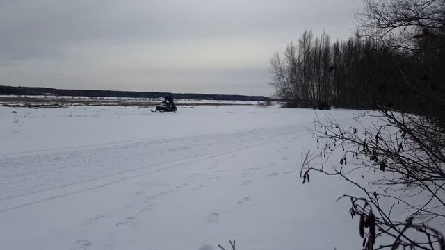 Polaris indy 600 xc and 600 touring ripping around смотреть онлайн