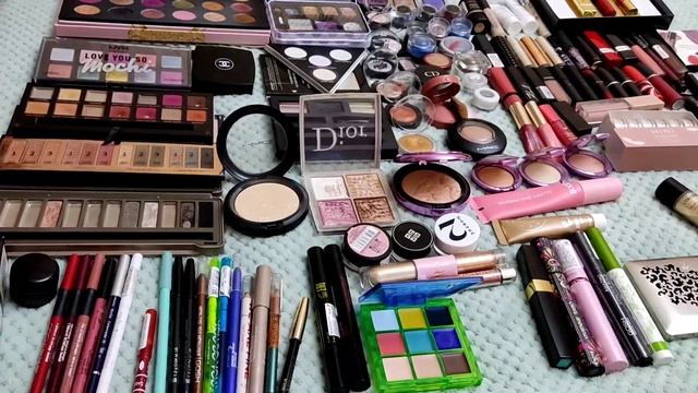 Сколько всего косметики на начало 2023 года! Что появилось в 2022! Варим помады? смотреть онлайн