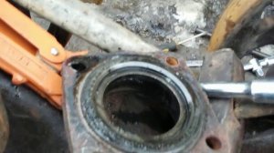 Замена подшипника на кареткелевая сторона ДТ 75