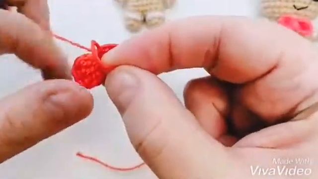Вяжем бантик для пряничного человечка. "Knitting a bow" смотреть онлайн