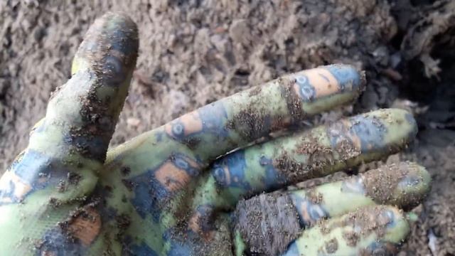 Ушла ПОД ЗЕМЛЮ! Вернулась на дно реки, первое погружение прибора под воду! смотреть онлайн