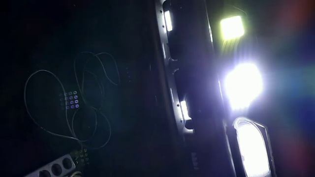 очень яркий дальний свет на автомобиле установка дополнительных фар на дальний свет смотреть онлайн