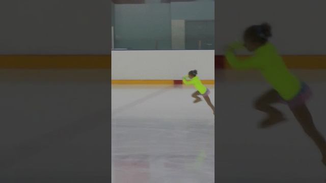 ПЕРЕКИДНОЙ ЛЯ-ЛЯ-ЛЯ :) РАЗМИНКА ПЕРЕД СОРЕВНОВАНИЕМ ПО ФИГУРНОМУ КАТАНИЮ смотреть онлайн