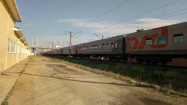 Электровоз ЭП1М-689 с поездом Челябинск-Кисловодск. смотреть онлайн