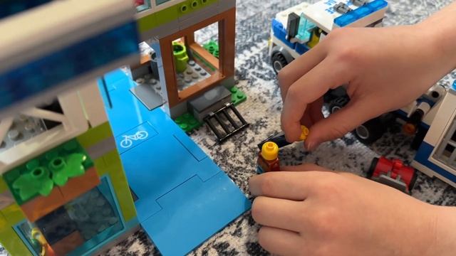 Бабуля украла телефон в лего-сити. смотреть онлайн