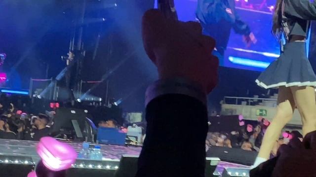[32/35] Barcelona Blinks Request Boombayah Blackpink BORN PINK WORLD TOUR Barcelona (Dec 5, 2022) смотреть онлайн