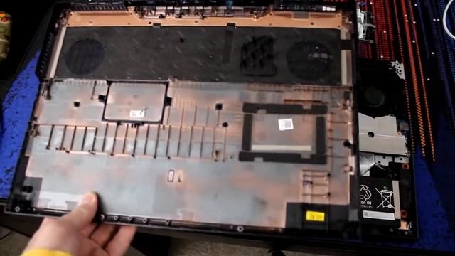 One part PSA for Lenovo Legion 5 17inch and one part video experiment. смотреть онлайн