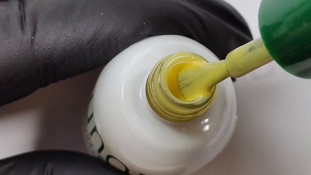 Выкраска: Гель–лак UNO №021 Banana Split — «Банана cплит» смотреть онлайн