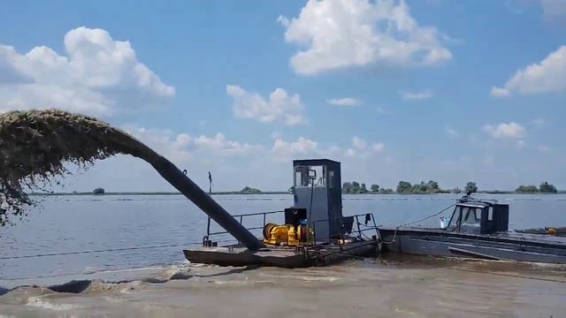 Черкассы.Сокирно.намывают острова земснарядом.трясина из песка. смотреть онлайн