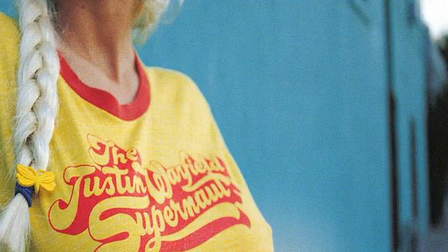 Alice (2006 Remaster) смотреть онлайн