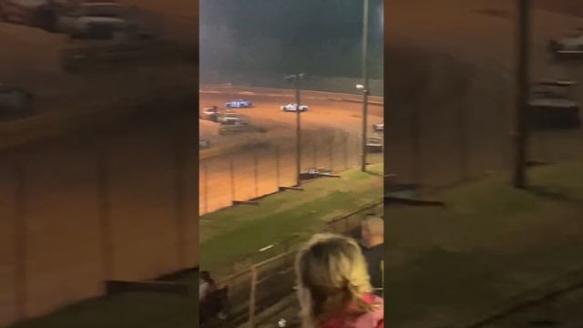 Lavonia speedway 4th of July special Eric Dove stock 8 race part 3 he got 4th out of 12!!! смотреть онлайн
