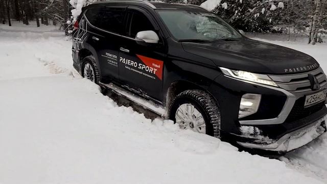 PAJERO SPORT 2022 & НИВЫ// OFFROAD пошёл не по плану... смотреть онлайн