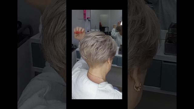 НАДОЕЛО БЫТЬ БАБКОЙ, ХОЧУ СТАТЬ ОПЯТЬ МОЛОДОЙ #парикмахерсамара #стрижкиженские #блонд #тоталблонд смотреть онлайн