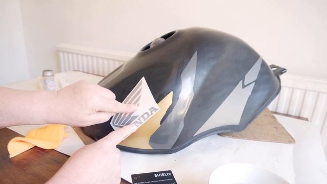 How To Apply Motorcycle Decals & Clear Coat | Honda CBR900RR Fireblade Sticker Kit Installation | 1 смотреть онлайн